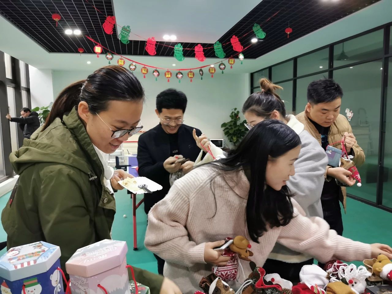 圣誕主題生日趴 | 濃情暖意平安夜，誕愿有你共前行