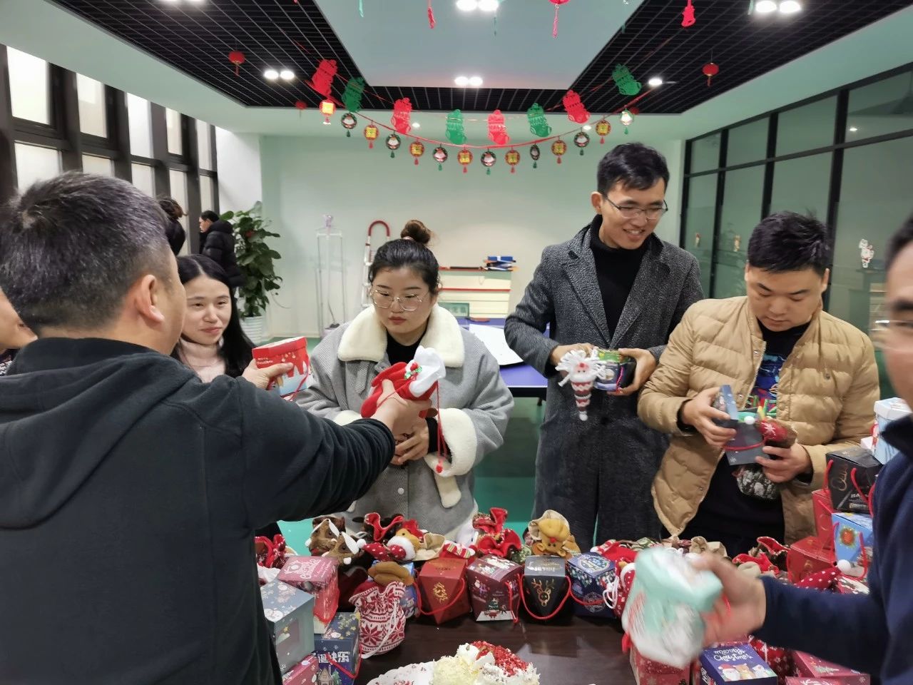 圣誕主題生日趴 | 濃情暖意平安夜，誕愿有你共前行
