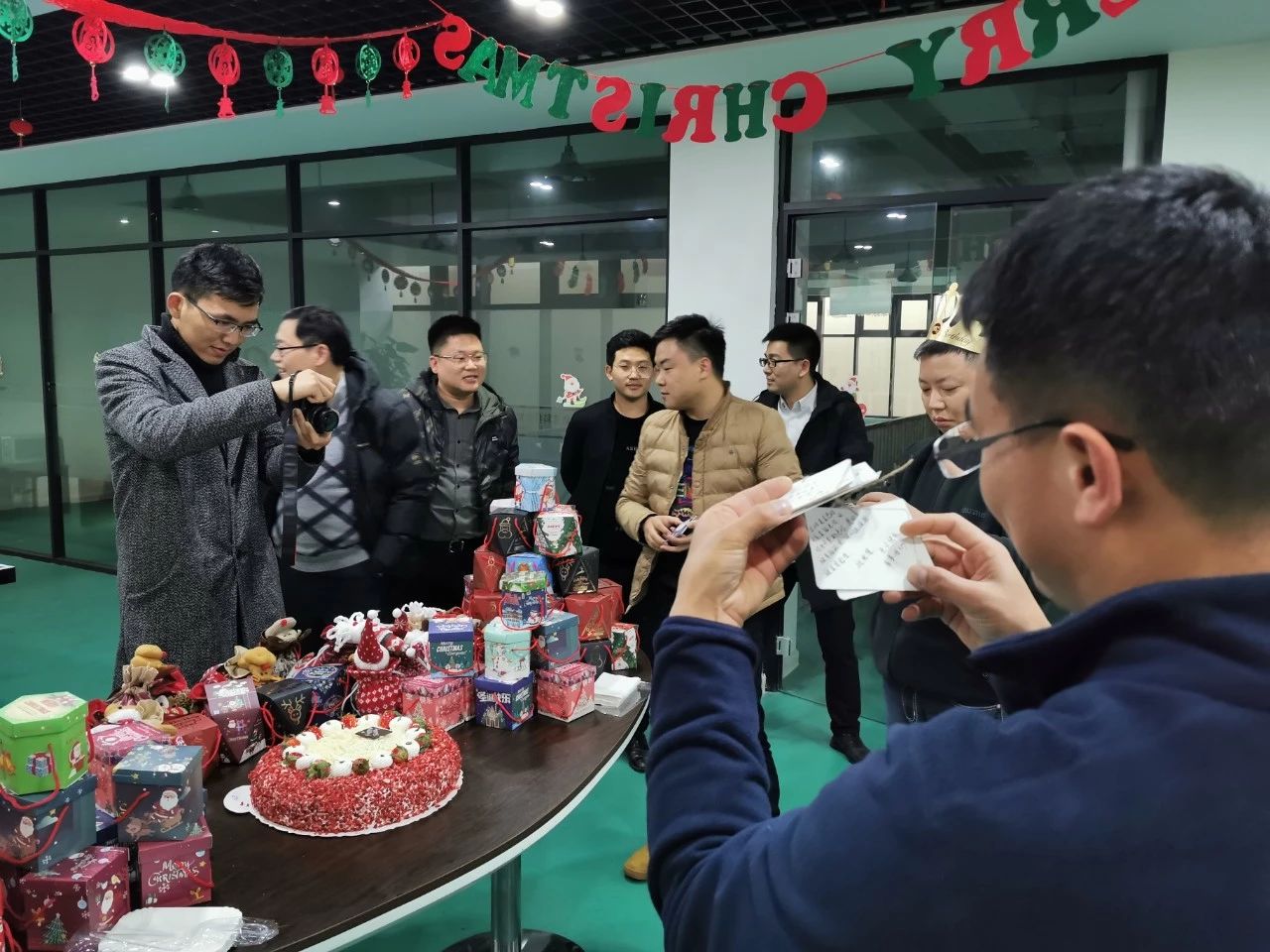 圣誕主題生日趴 | 濃情暖意平安夜，誕愿有你共前行
