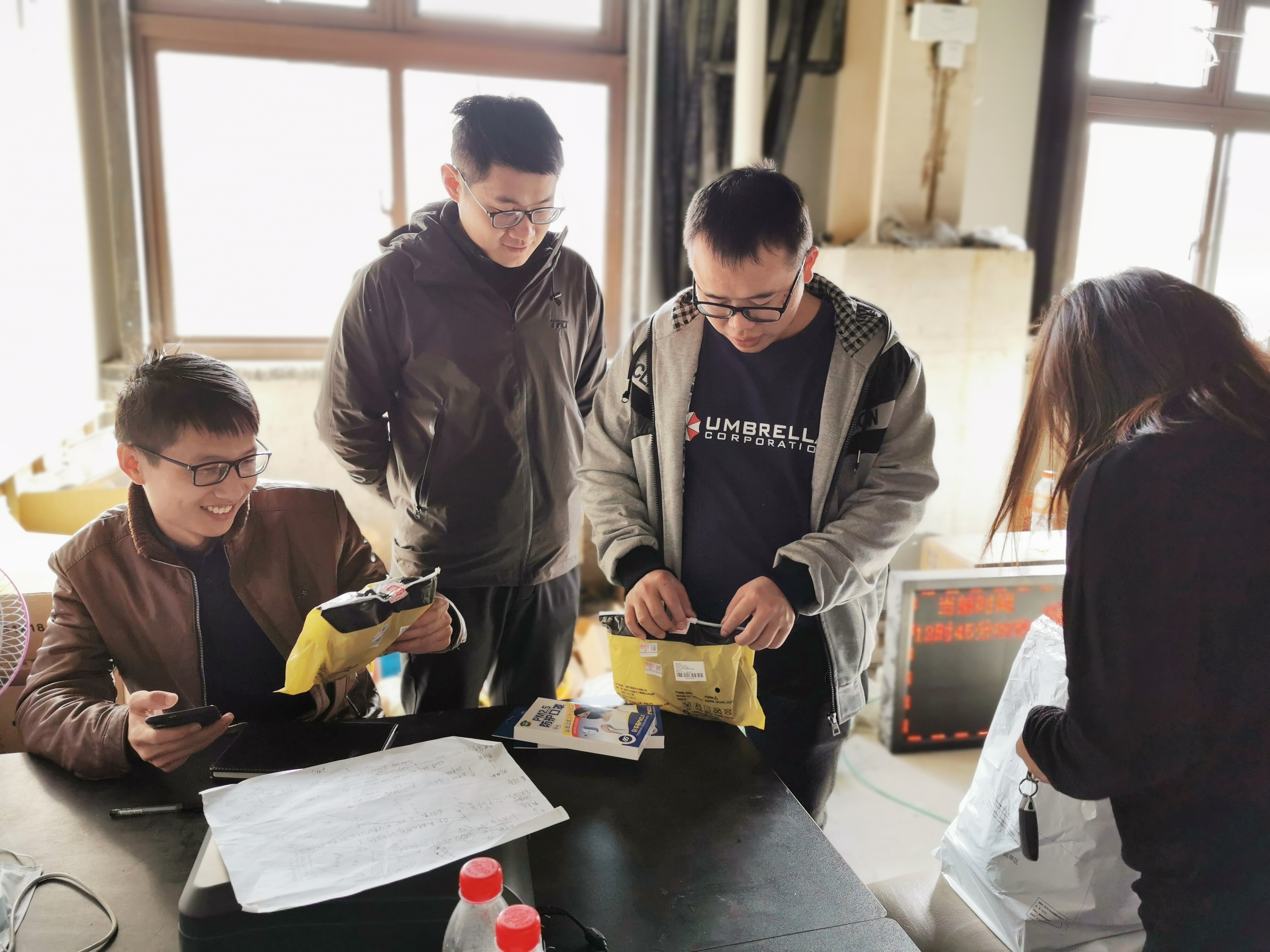 11月中旬，寶開工會(huì)組織開展“走一線、送溫暖”關(guān)愛(ài)員工暖冬行動(dòng)。