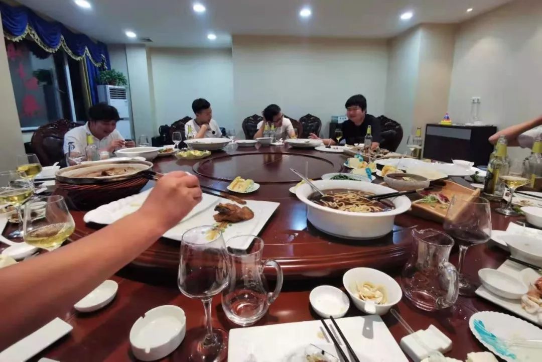 夏送清涼，集體慶生，慰問(wèn)一線 | 致我們的一線伙伴：辛苦了！